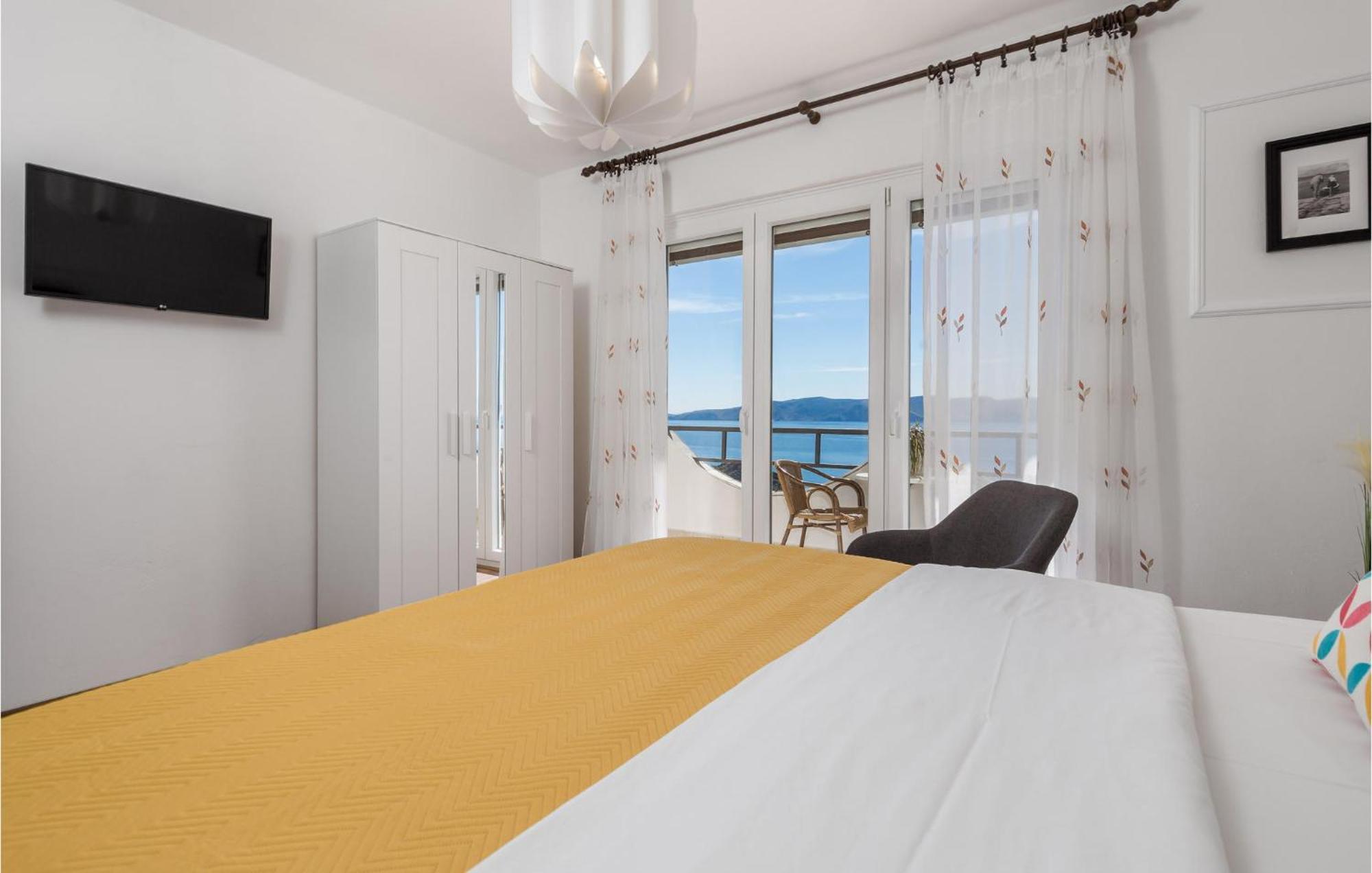 4 Bedroom Awesome Apartment In Sveti Juraj Exteriér fotografie