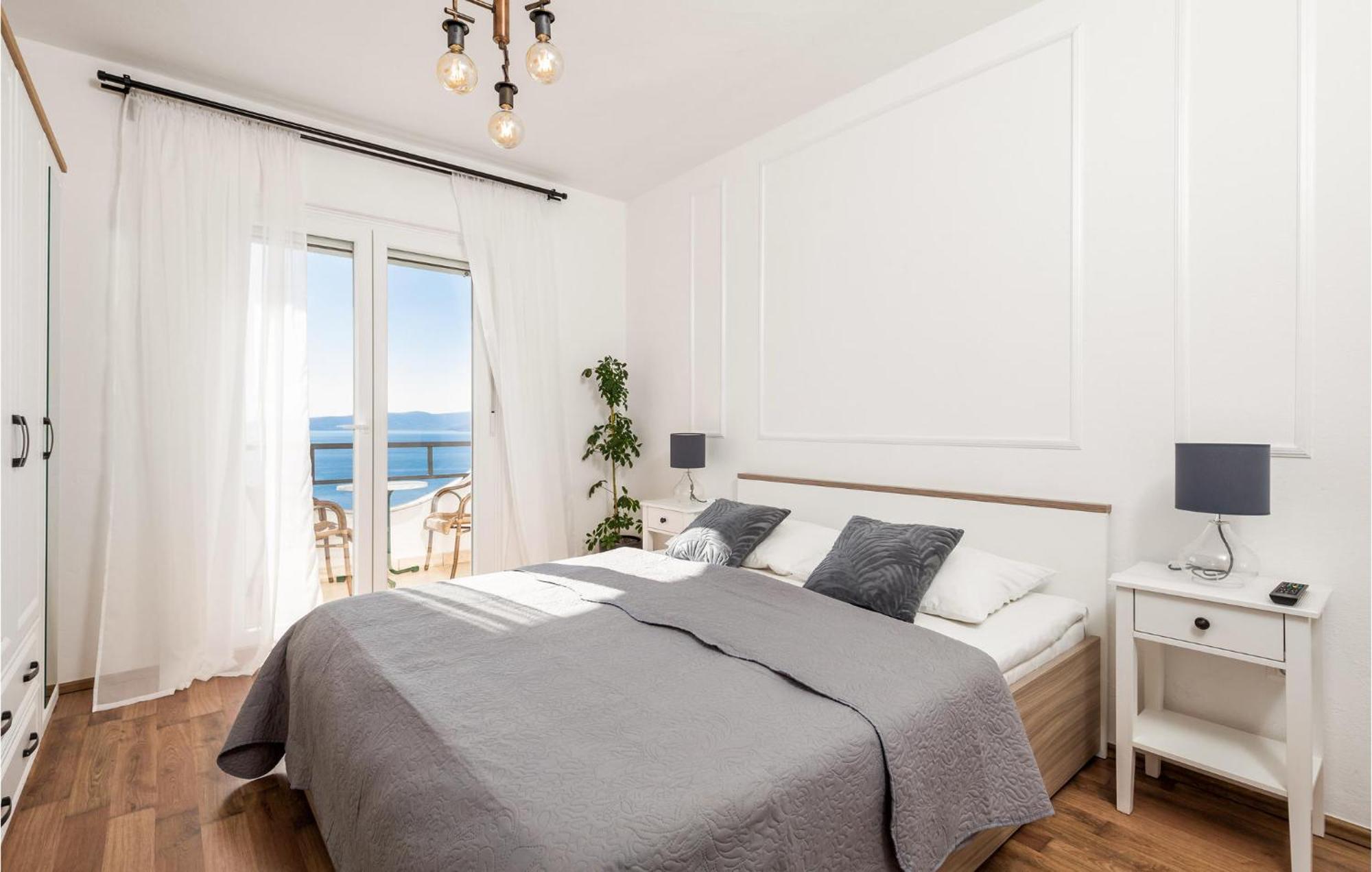 4 Bedroom Awesome Apartment In Sveti Juraj Exteriér fotografie