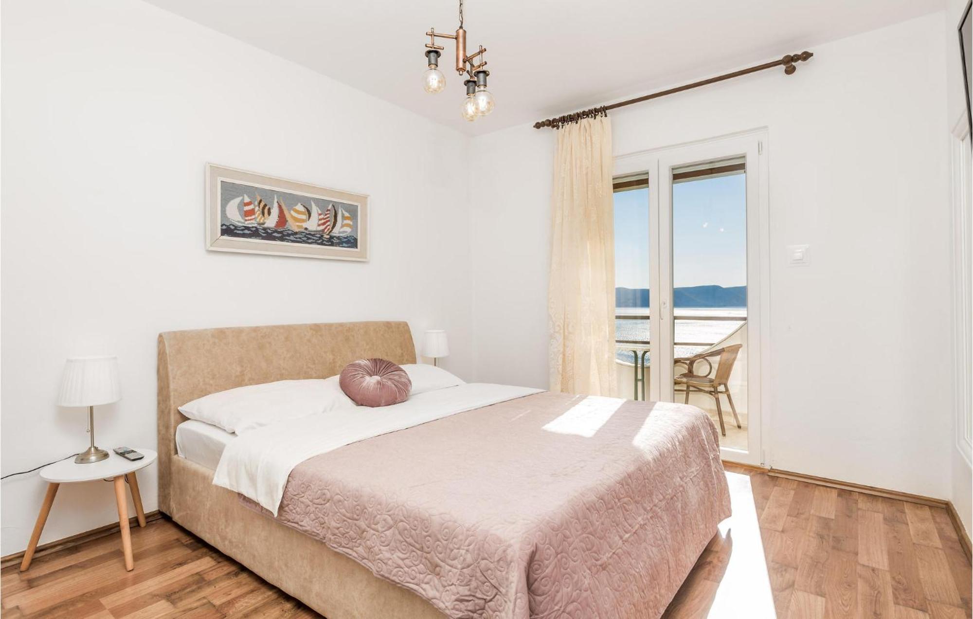 4 Bedroom Awesome Apartment In Sveti Juraj Exteriér fotografie