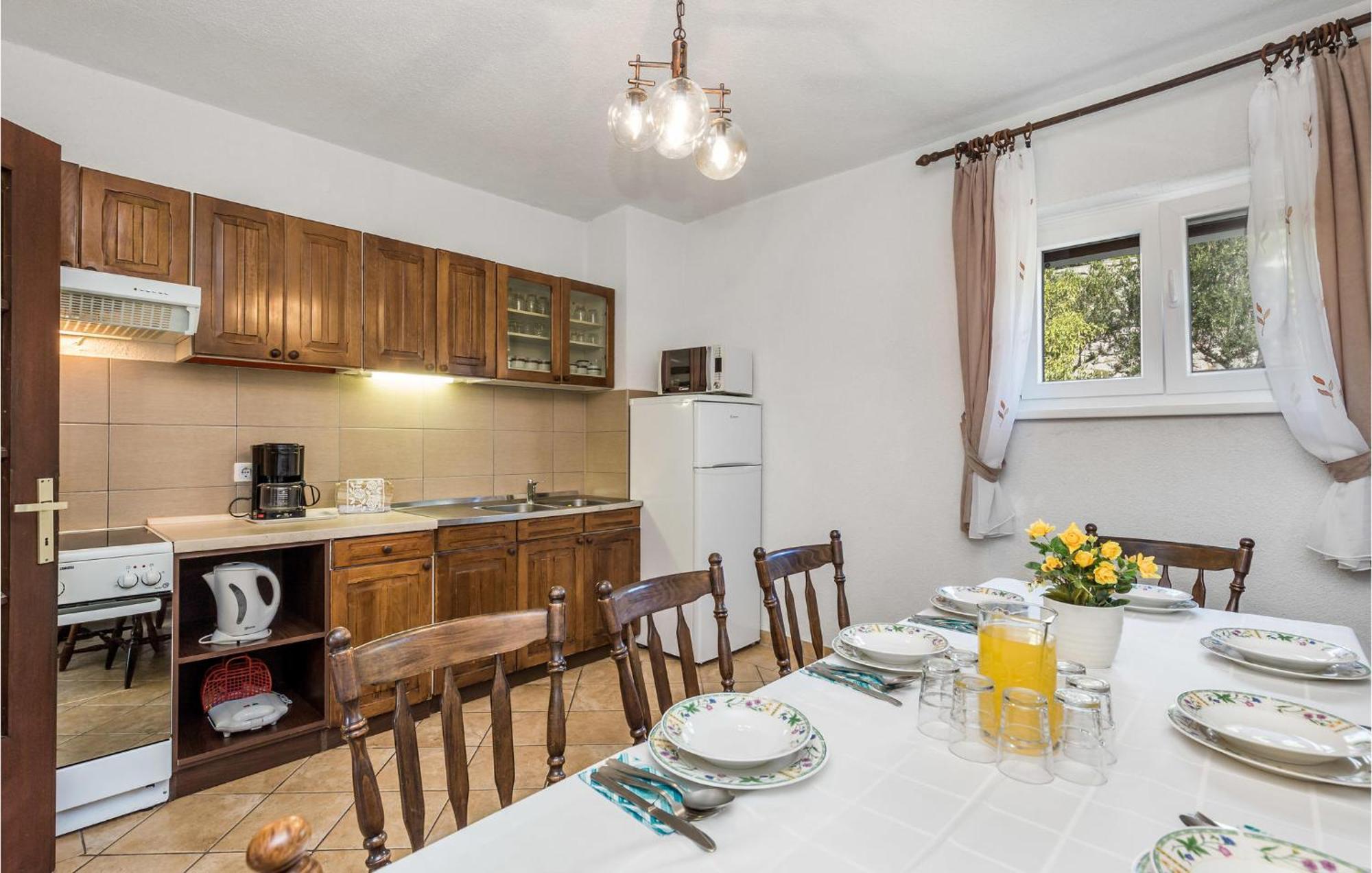4 Bedroom Awesome Apartment In Sveti Juraj Exteriér fotografie